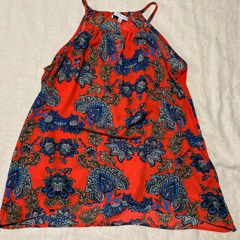 Collective Concepts Halter Style Sleeveless Top‎ with Keyhole Neckline